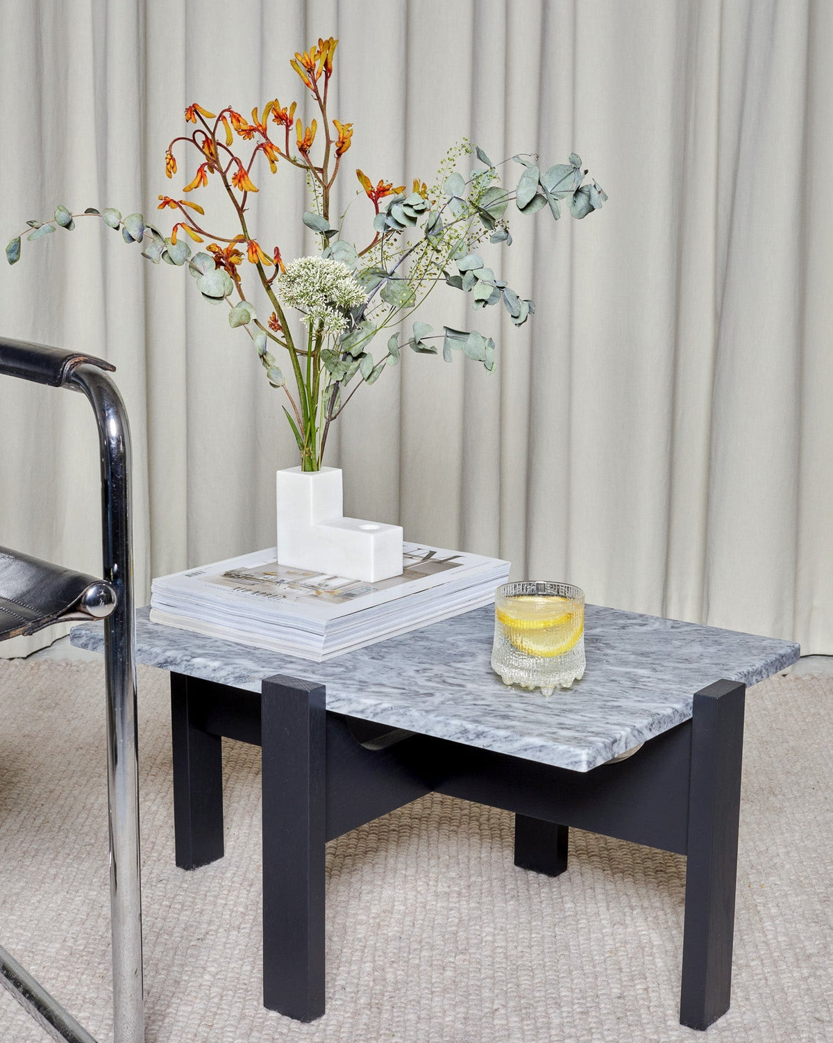 Inka Hliðarborð H32cm / Svartlökkuð Eik / Grár Mamari